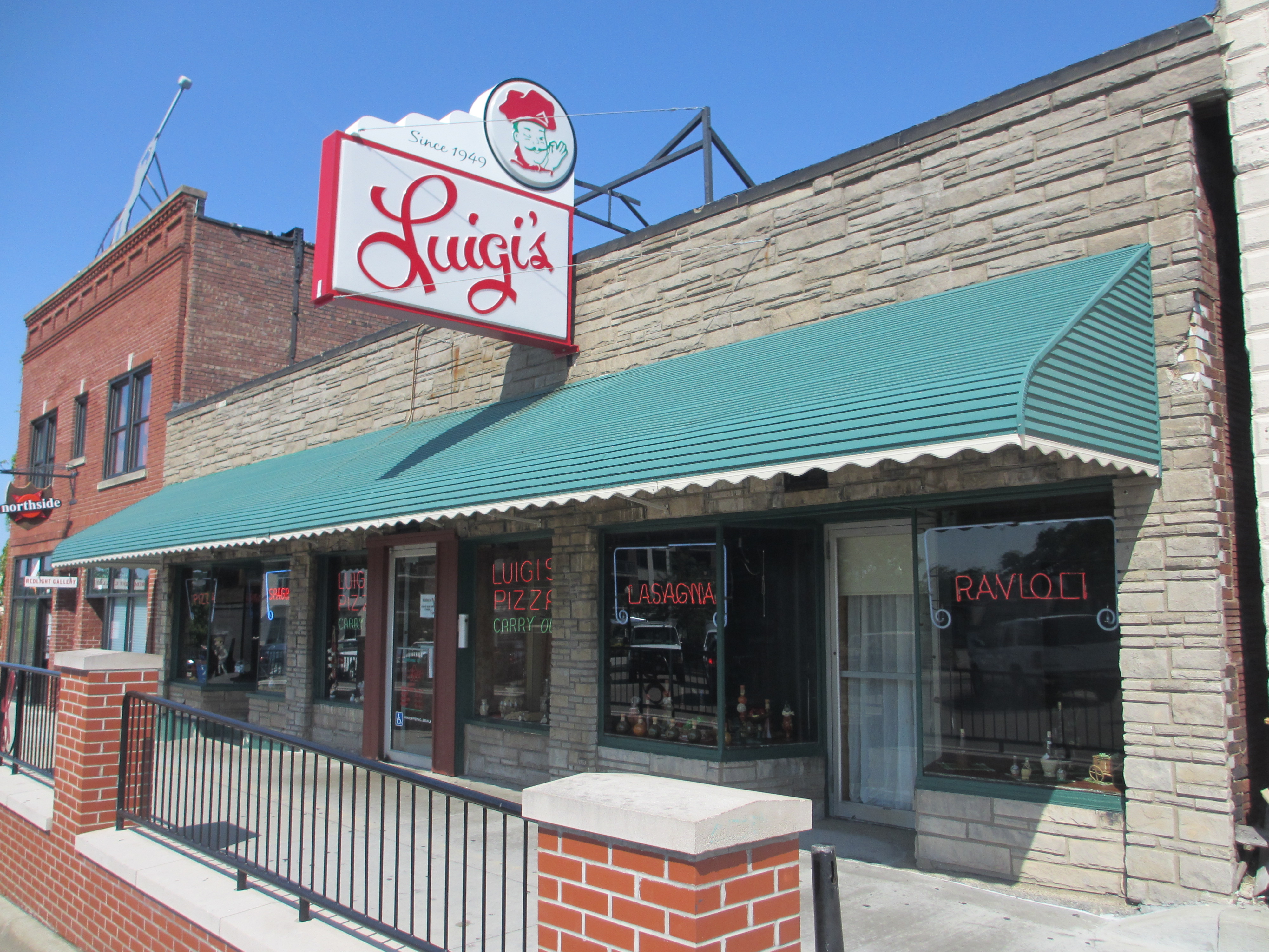 Luigi's restaurant store