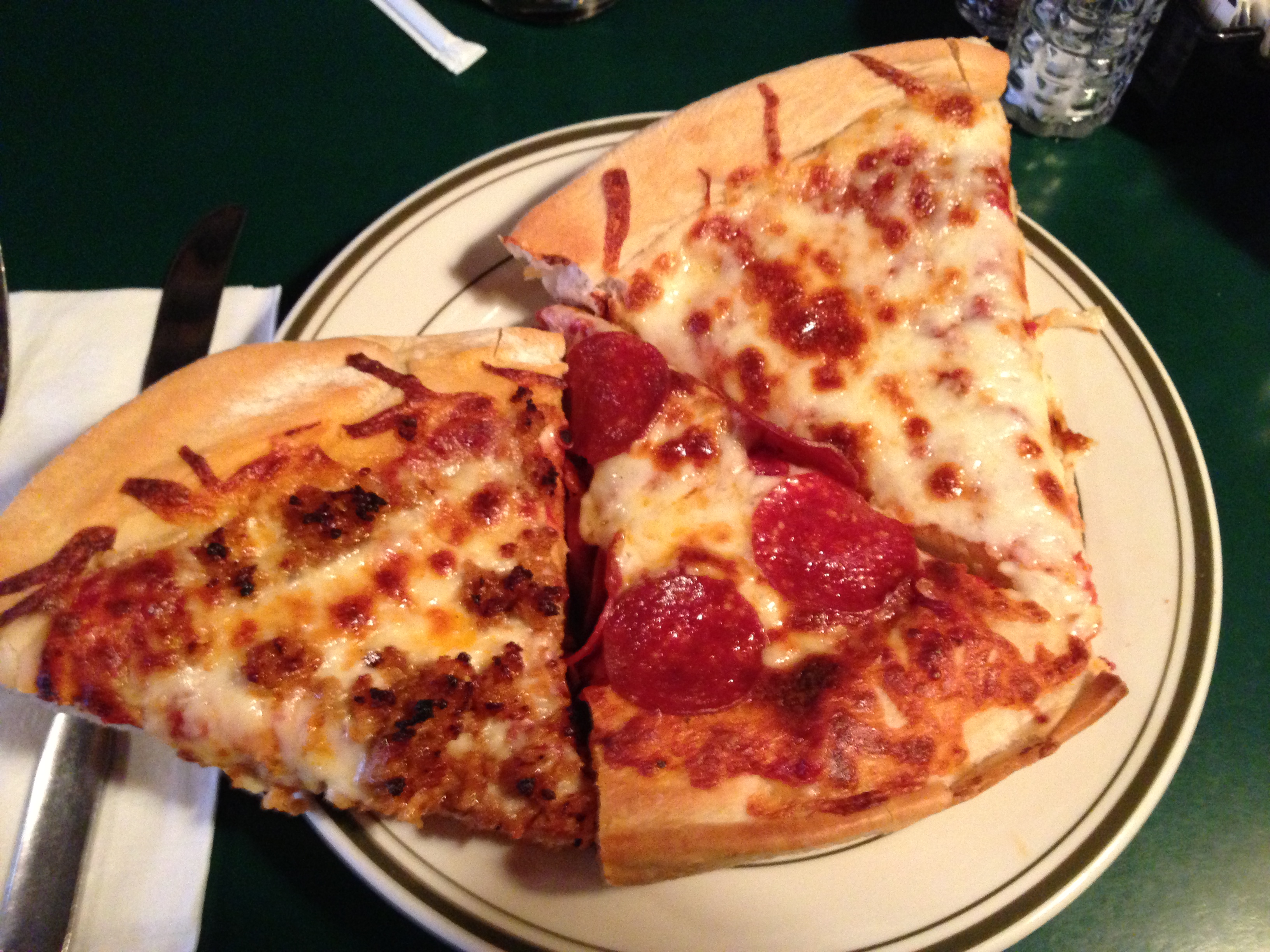 Pizza Place Sports Bar and Restaurant - Pizza Restaurant in Louisville