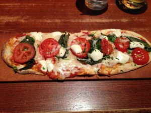 Houlihan's Restaurant and Bar_Margherita Flatbread